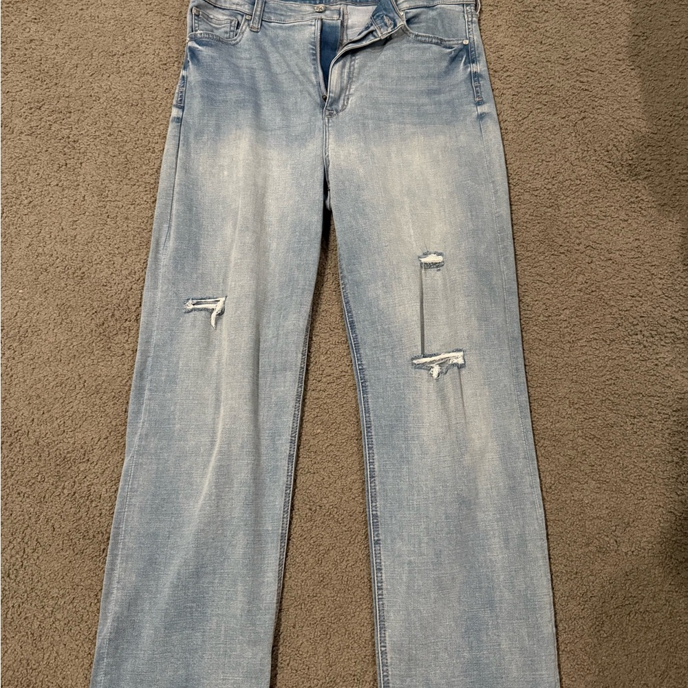 Light Blue Straight Leg Jeans / Mom Jeans